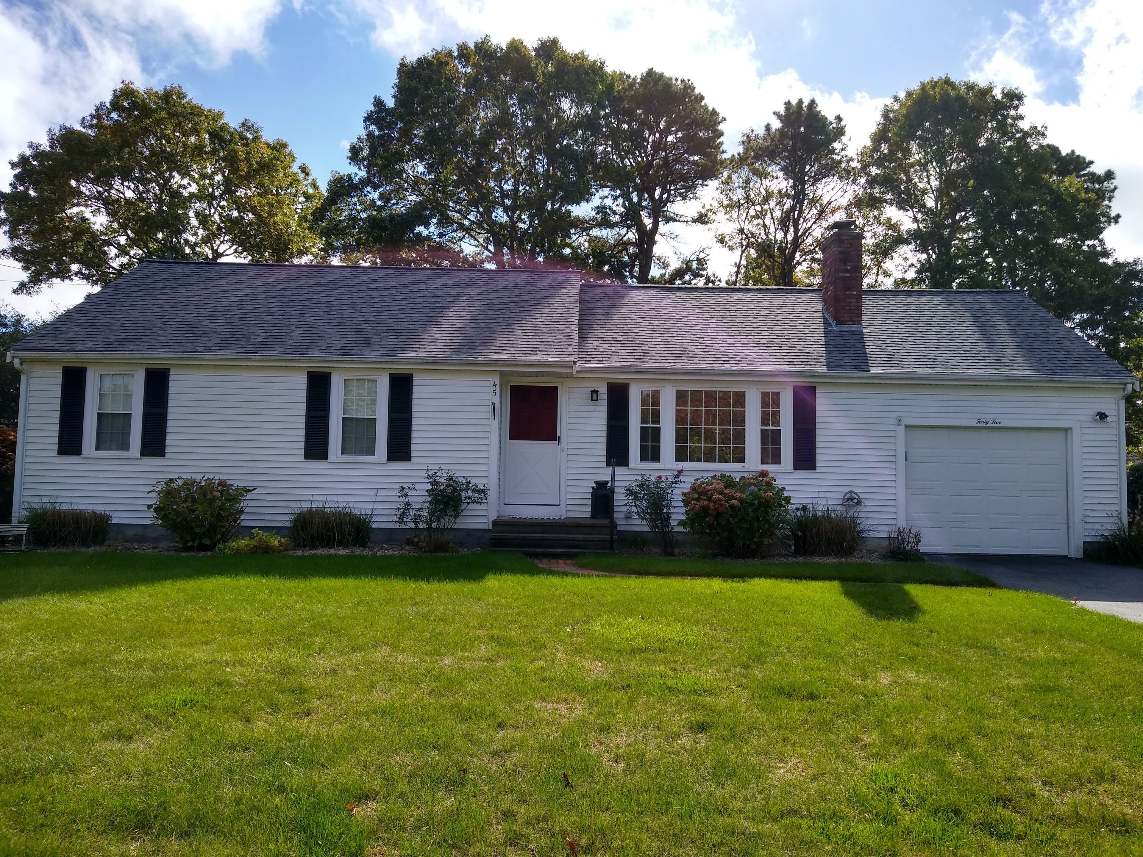 Snug and Inviting Ranch with Central AC! (2058)