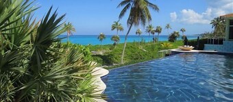 Orchid Cottage - Colorful Bahamian Cottage Steps from Pink Sand Beach