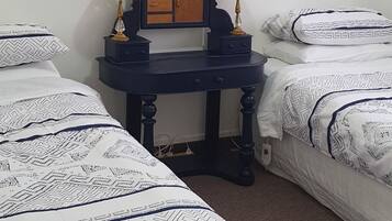 2 bedrooms, desk, iron/ironing board, free WiFi