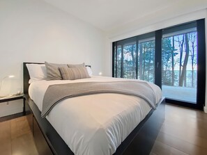 5 habitaciones, tabla de planchar con plancha y wifi gratis 