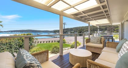 Footsteps to the Bay by HolidayCo.