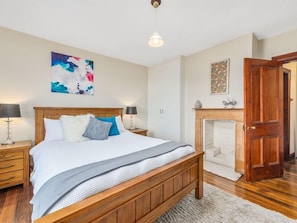 2 habitaciones, tabla de planchar con plancha, cuna de viaje y wifi 