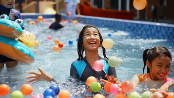 2 outdoor pools, open 6:00 AM to 10:00 PM, pool loungers