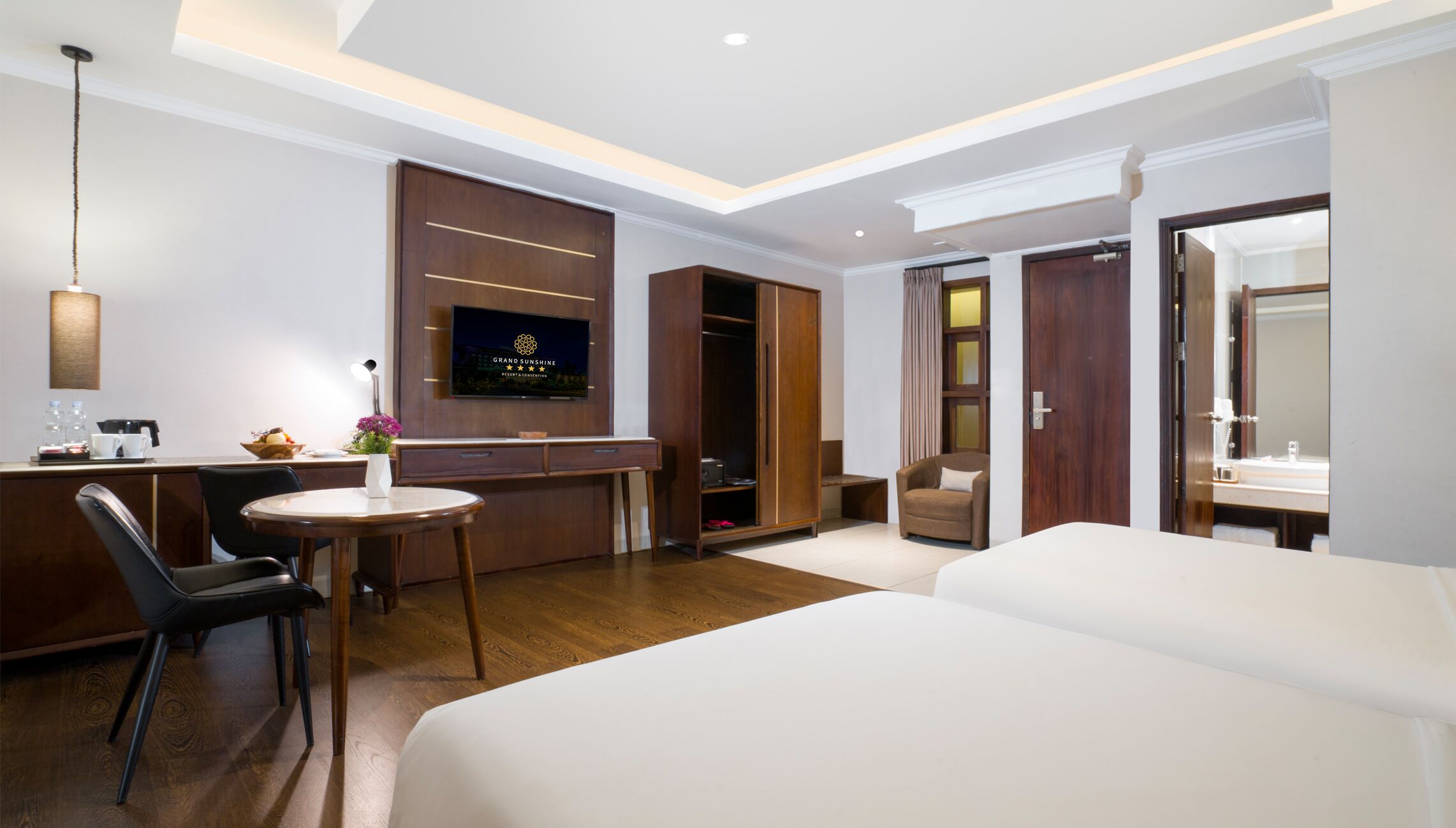 Standard Room, 1 Twin Bed | Minibar, in-room safe, soundproofing, iron/ironing board