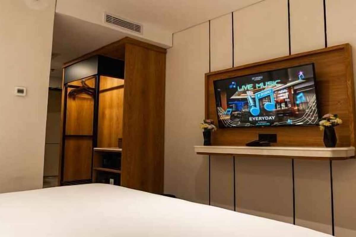 1 chambre, minibar, coffres-forts dans les chambres