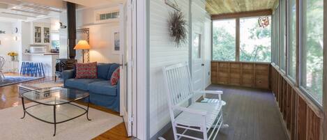 Smart TV, DVD player, books, stereo