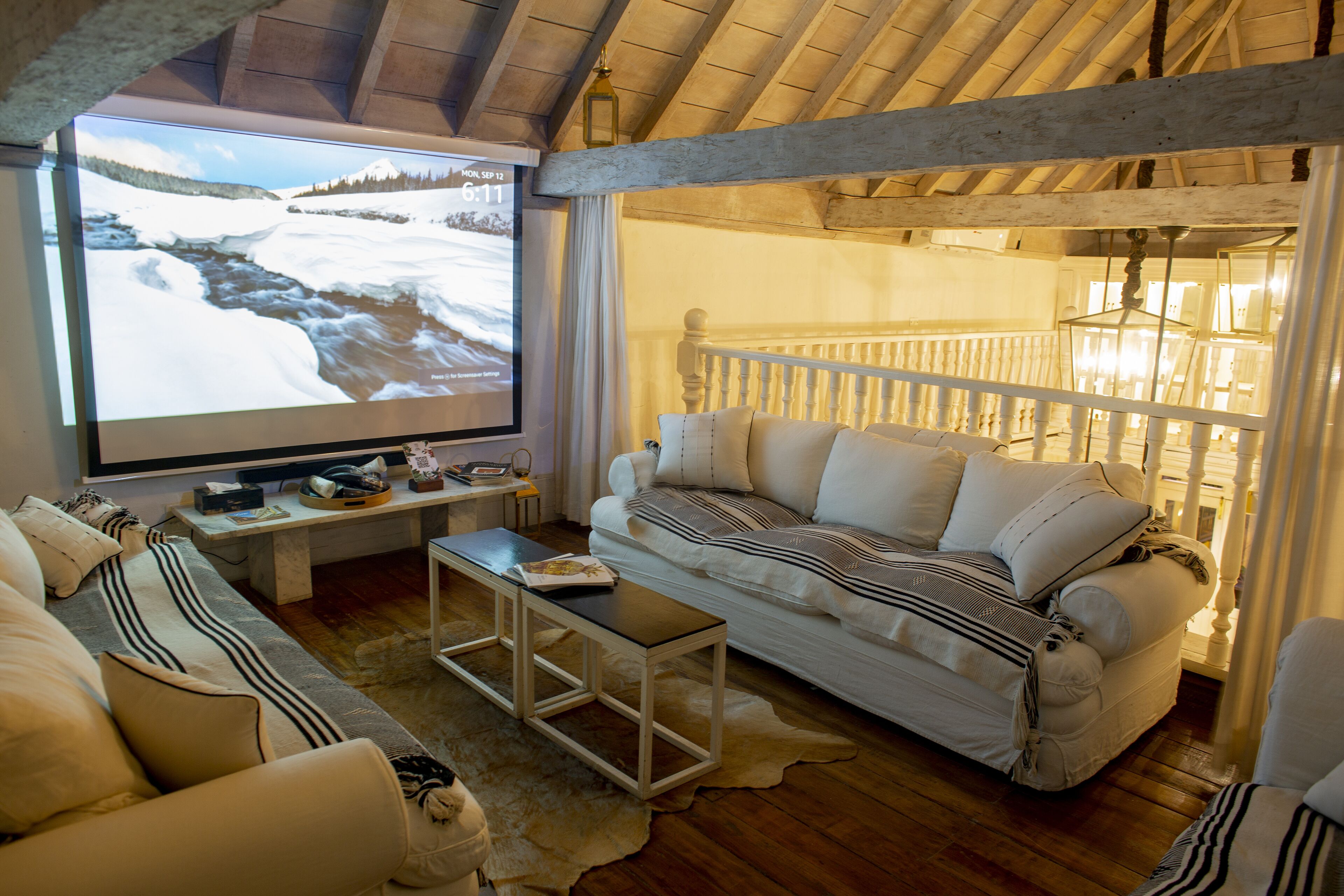 LEONES DE ALBA 10BDRS 13BATHRS 2POOLS 11 STAFF CREW INCLUDED & BEST LOCATION