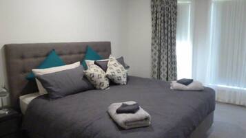 2 bedrooms, iron/ironing board, WiFi, bed sheets