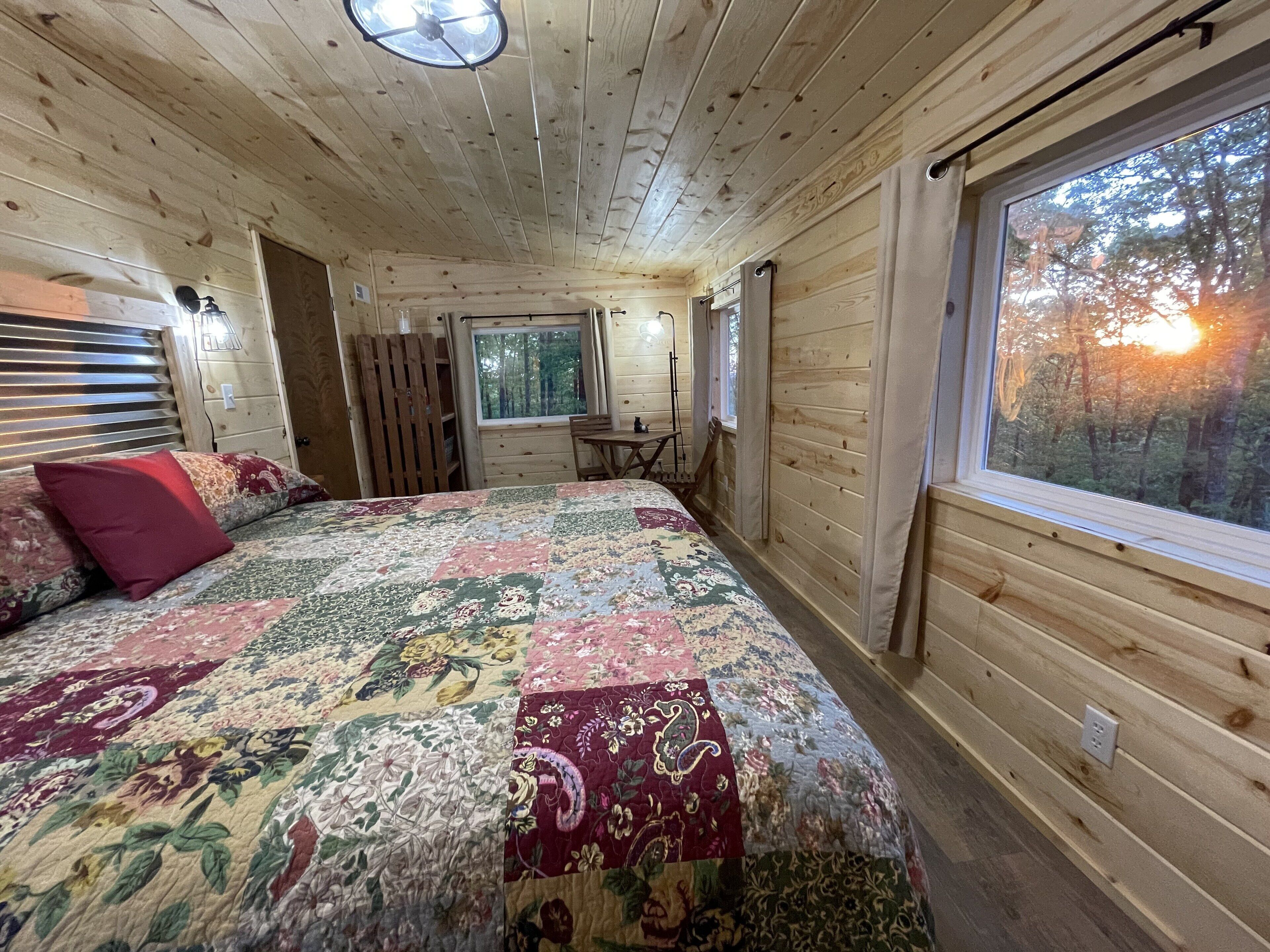 2 soverom og sengetøy