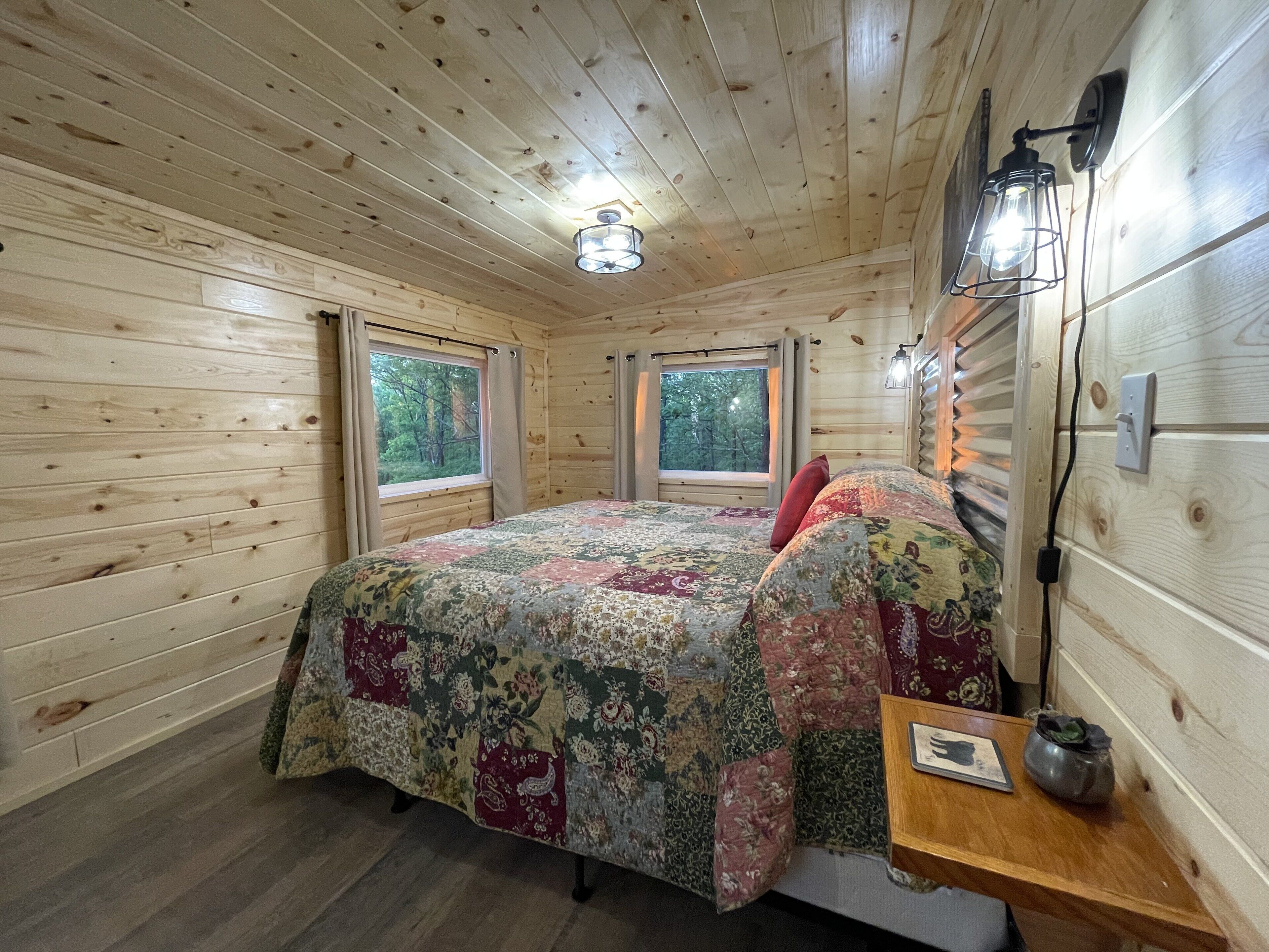 2 soverom og sengetøy