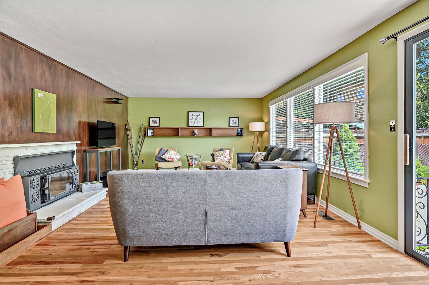 1950's Single Level! Comfortable, Clean 