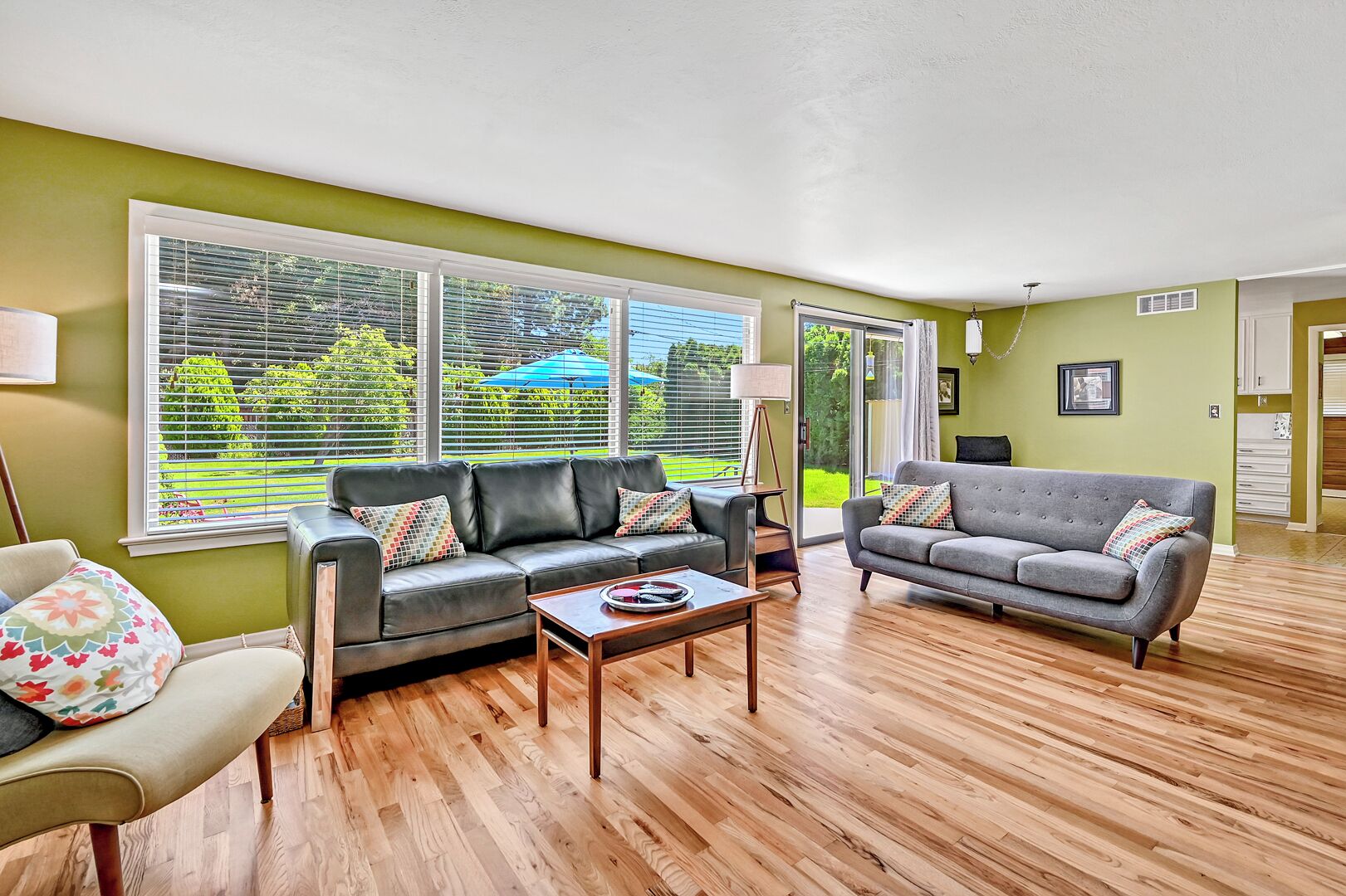 1950's Single Level! Comfortable, Clean 