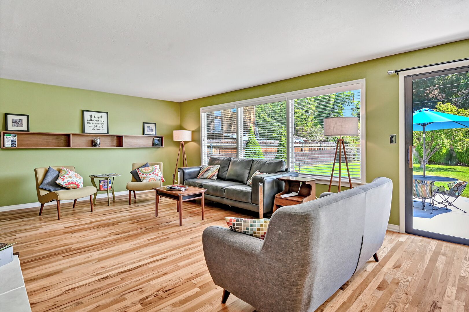 1950's Single Level! Comfortable, Clean 