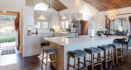 Jaw dropping mountain & lake views in this stylish mountain home….