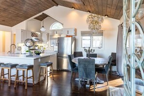 Dining - Jaw dropping mountain & lake views in this stylish mountain home…. (Great Barrington)