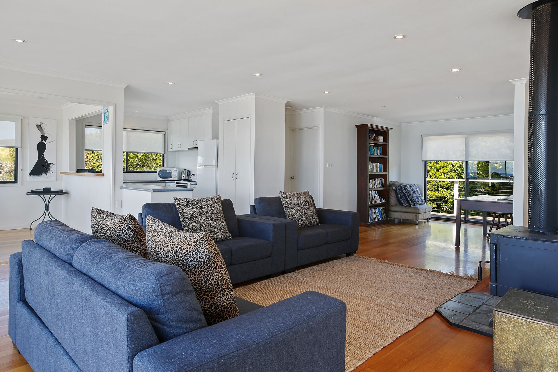 IL Mare (expansive ocean views) 