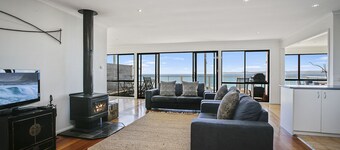 IL Mare (expansive ocean views) 