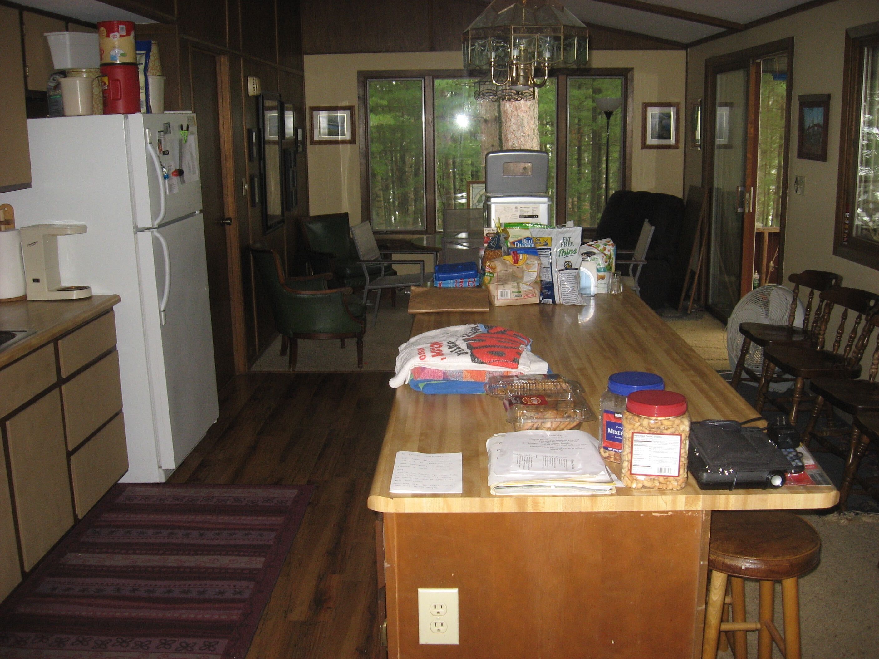 3 bedroom, 2 bath on beautiful lake