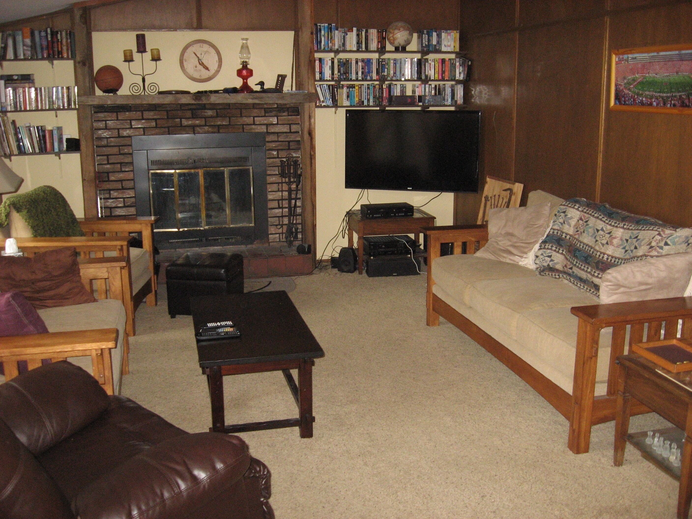 3 bedroom, 2 bath on beautiful lake