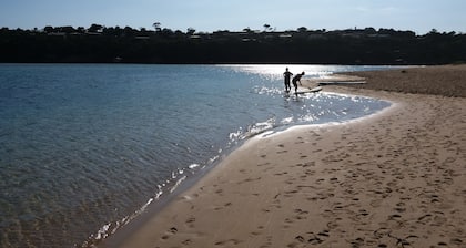 Fishpen Retreat - coastal paradise (Perfect location + pool)