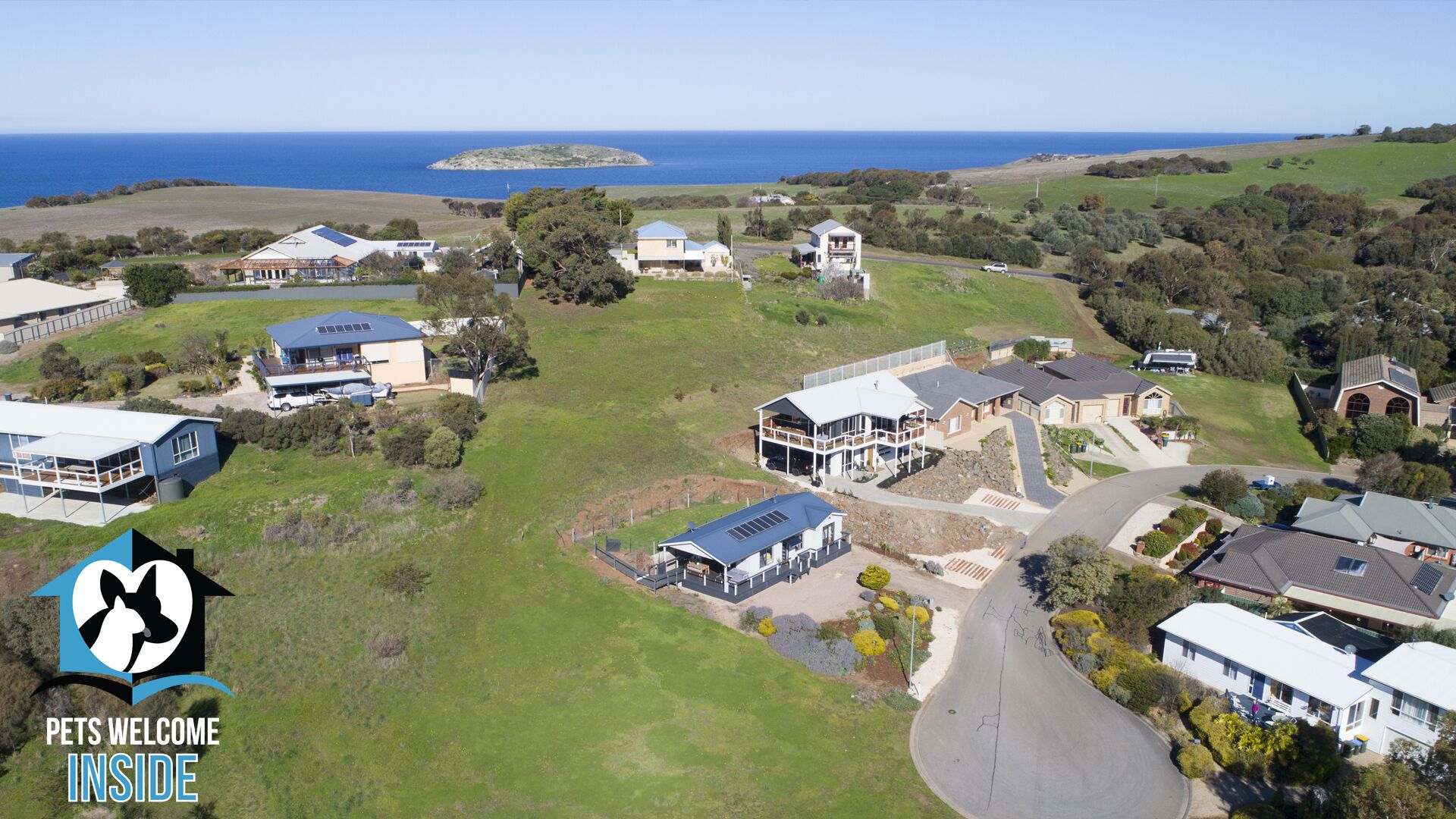 Lake & Reserve Front Bird Haven - 3BR — image 28