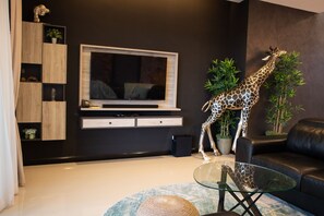 TV, DVD player, books, stereo