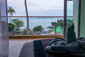 3 bedrooms, in-room safe, iron/ironing board, WiFi