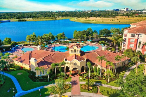 Minutes to  Disney, Universal, SeaWorld in a resort setting 1823 sqft 3bdrm 