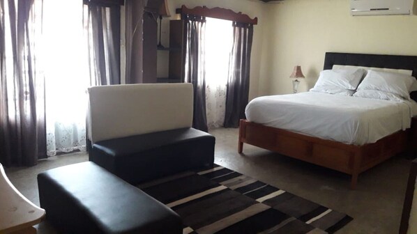 2 bedrooms, iron/ironing board, WiFi, bed sheets - "Casa la Esperanza" great location close from the heart of Merida (merida)