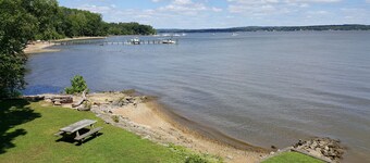 5-bedroom vacation home 5 minutes from historic Charlestown