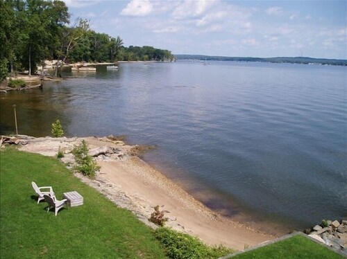 5-bedroom vacation home 5 minutes from historic Charlestown