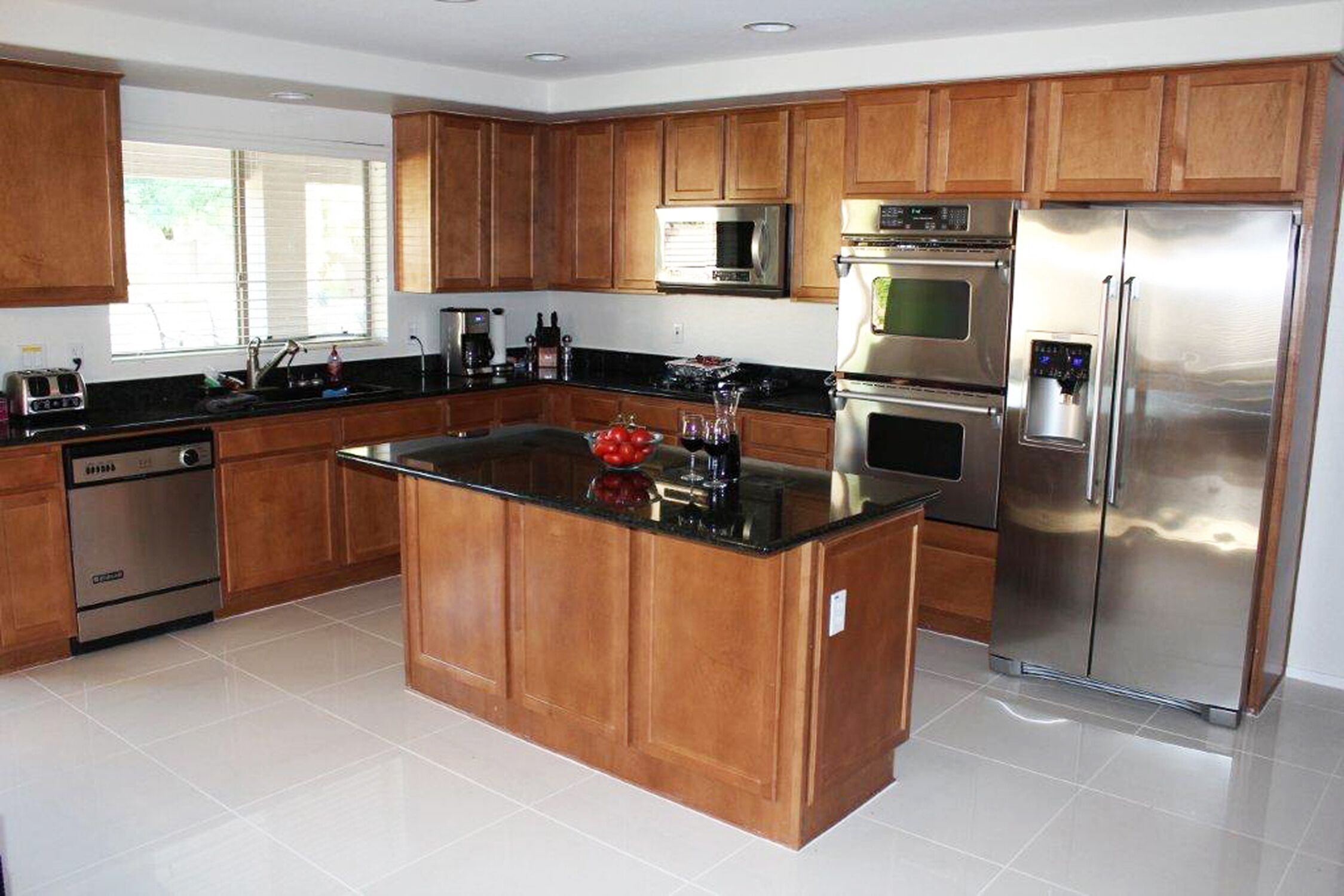 Luxury Home With Style Living And Exiting Backyard, Pool & Outdoor Kitchen