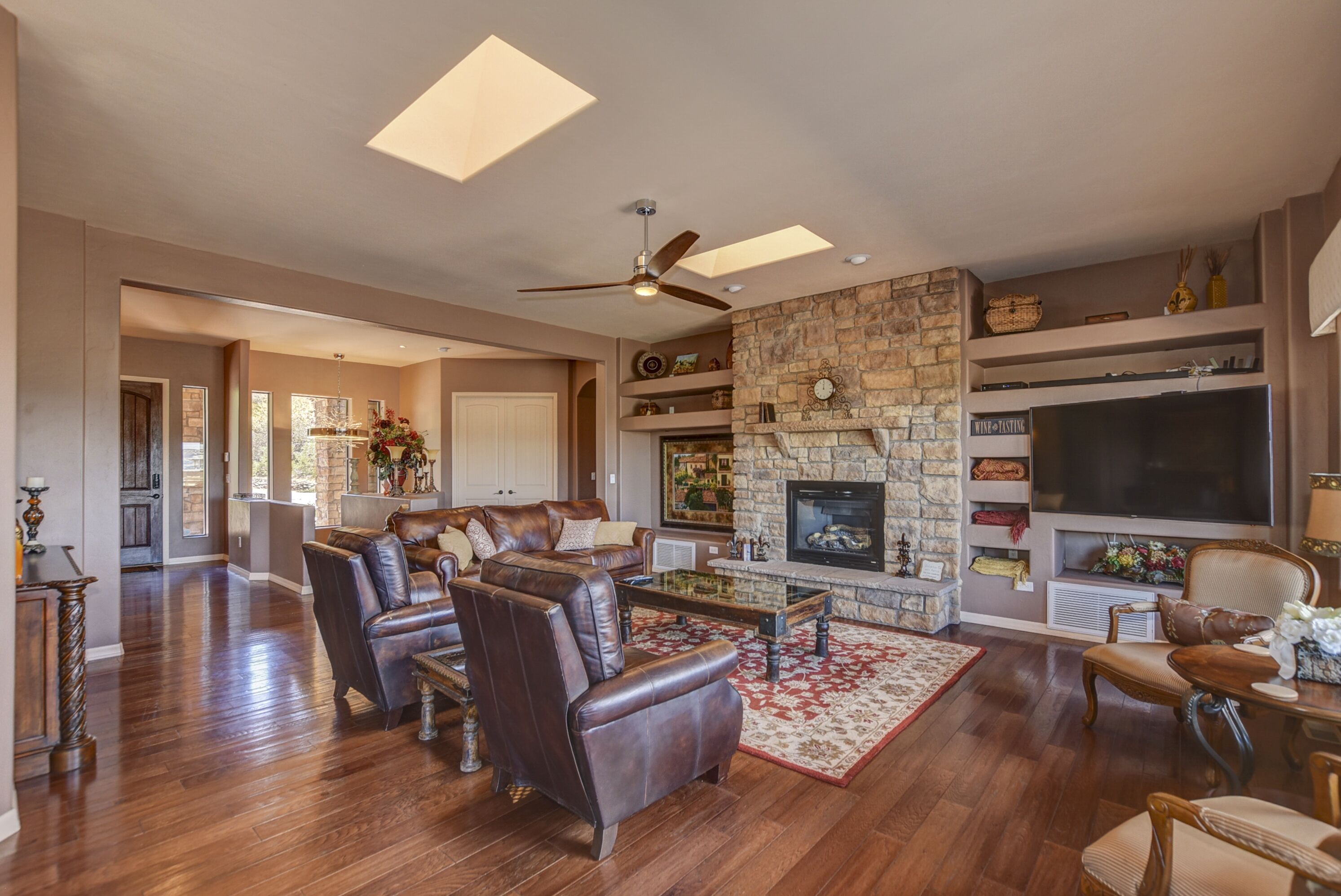 A Luxury Spacious Italian Villa with the only Wine Cave in Haisley 