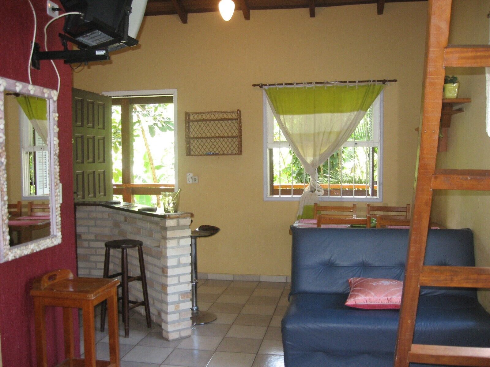 COMFORTABLE CHALET IN BADALADA MARESIAS
