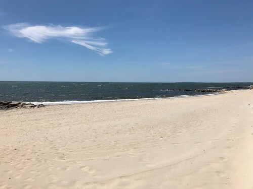 Close to Nantucket Sound, Comfy Dennis Port 2 Bedroom Cottage (2069)