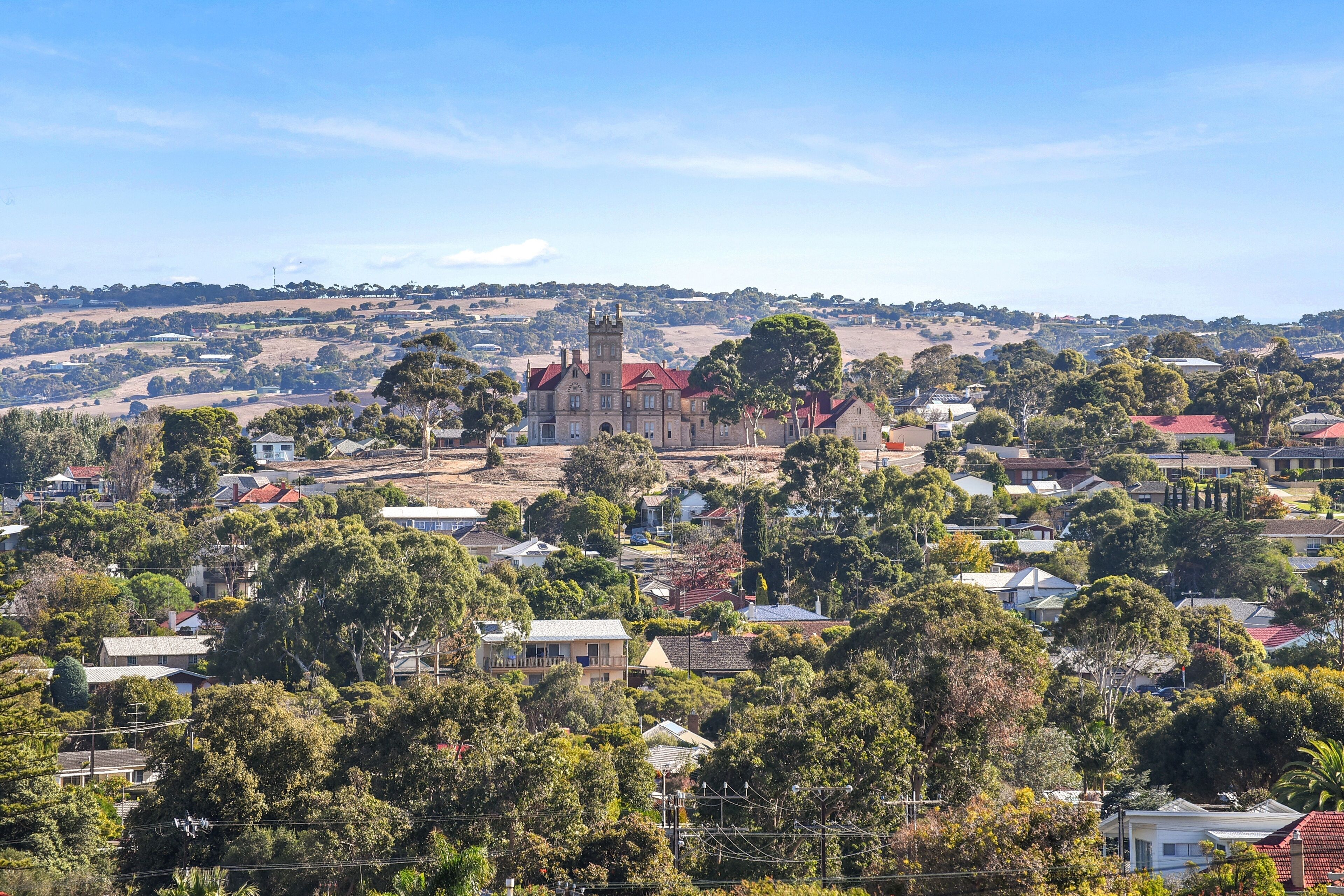 13 The Crescent - Ocean Views - Wi-Fi — image 30