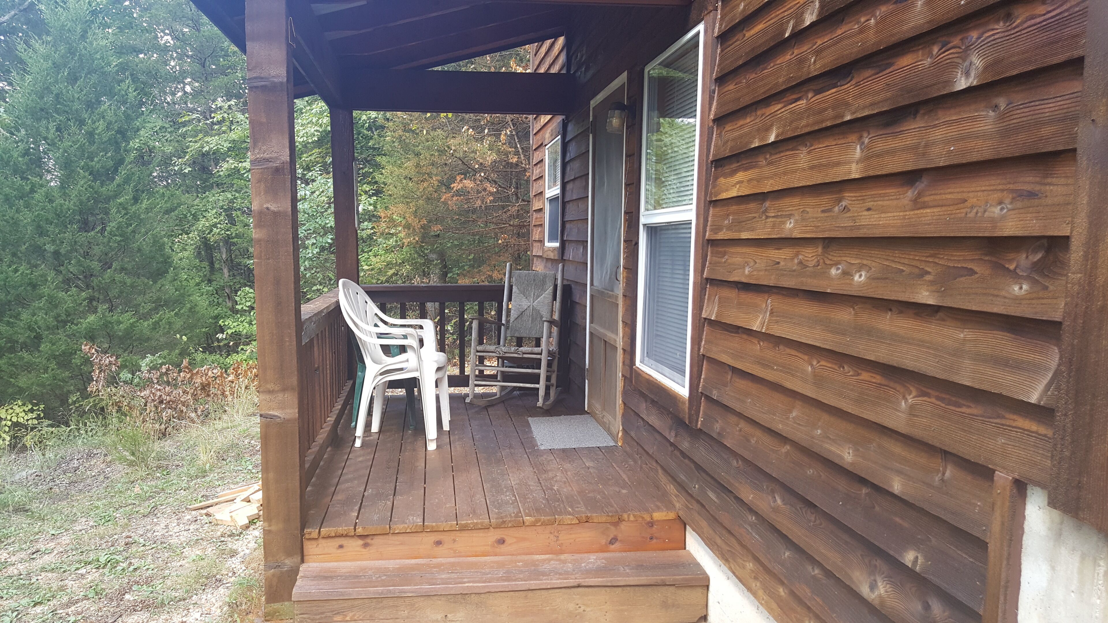 Fully modern 'rustic' cottage with hiking and floating oppurtunities nearby.