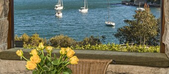 Sydney Harbourfront Apartment – Opera House, Harbour Bridge & City Skyline Views