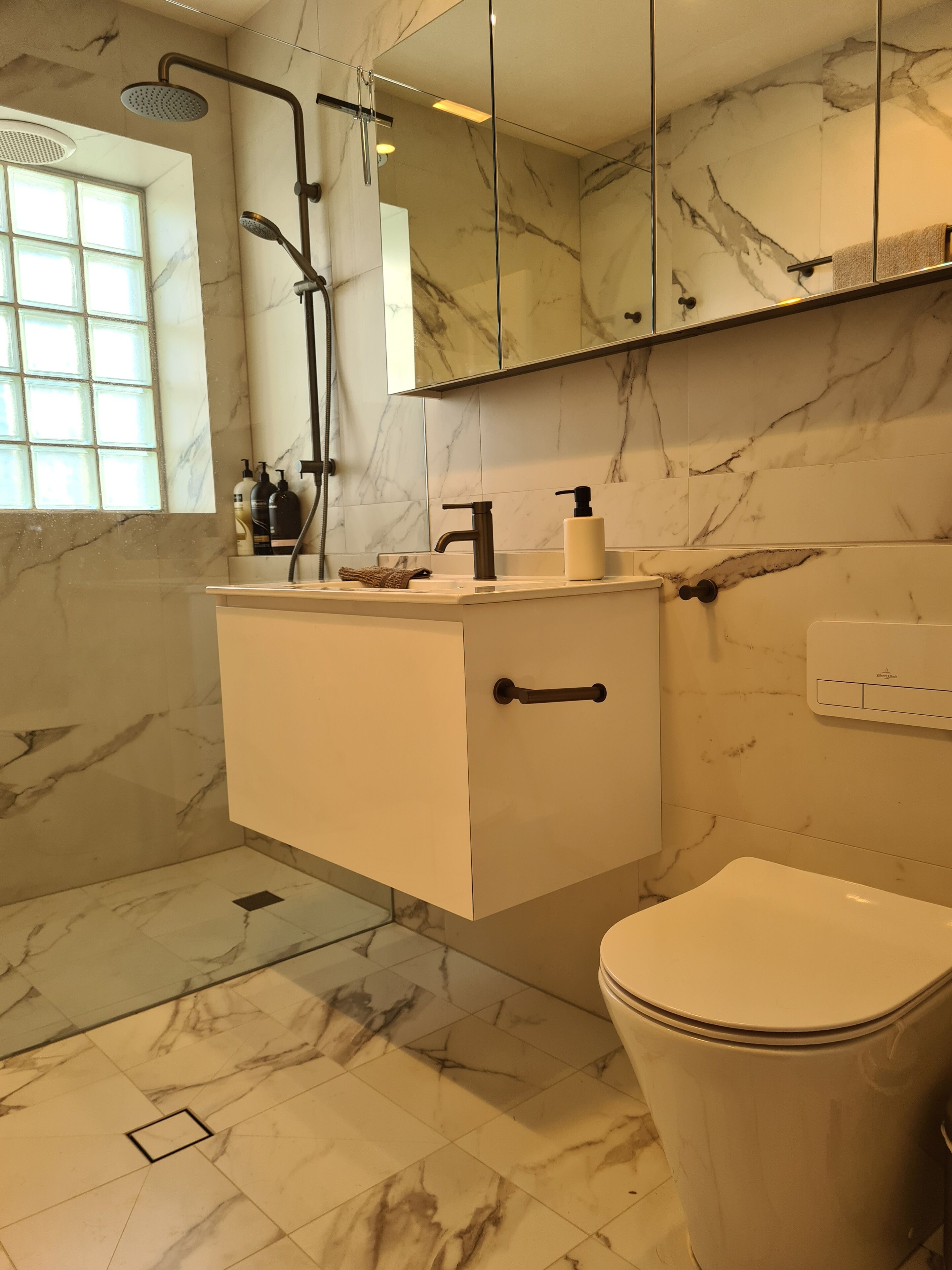 Harbourfront/ Opera House views. — image 20