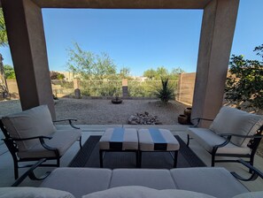 Terrace/patio - Casa Bella-Luxury home on corner lot, bring your fur baby. (Oro Valley)