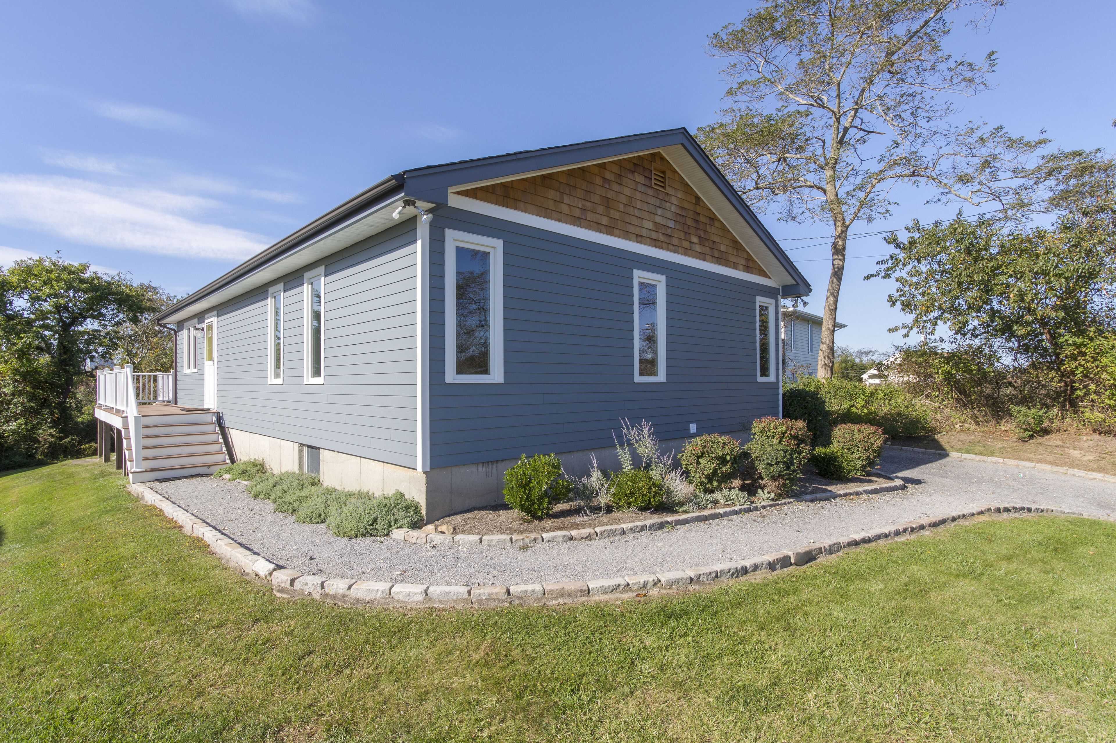 Ditch Plains Gem - Short Walk to the Beach 