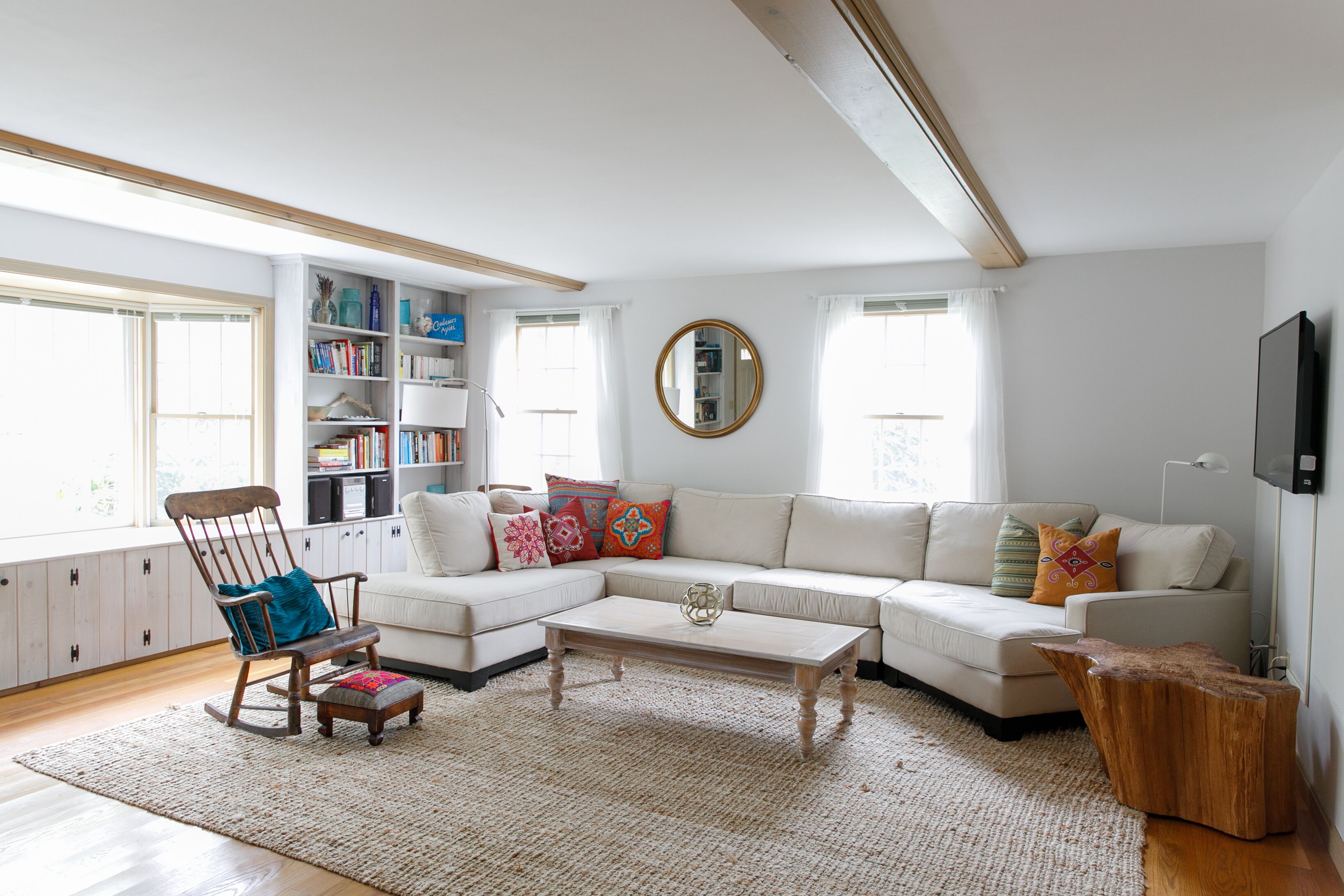 Beautiful 3-bedroom Cape house, short walk to private bayside beach