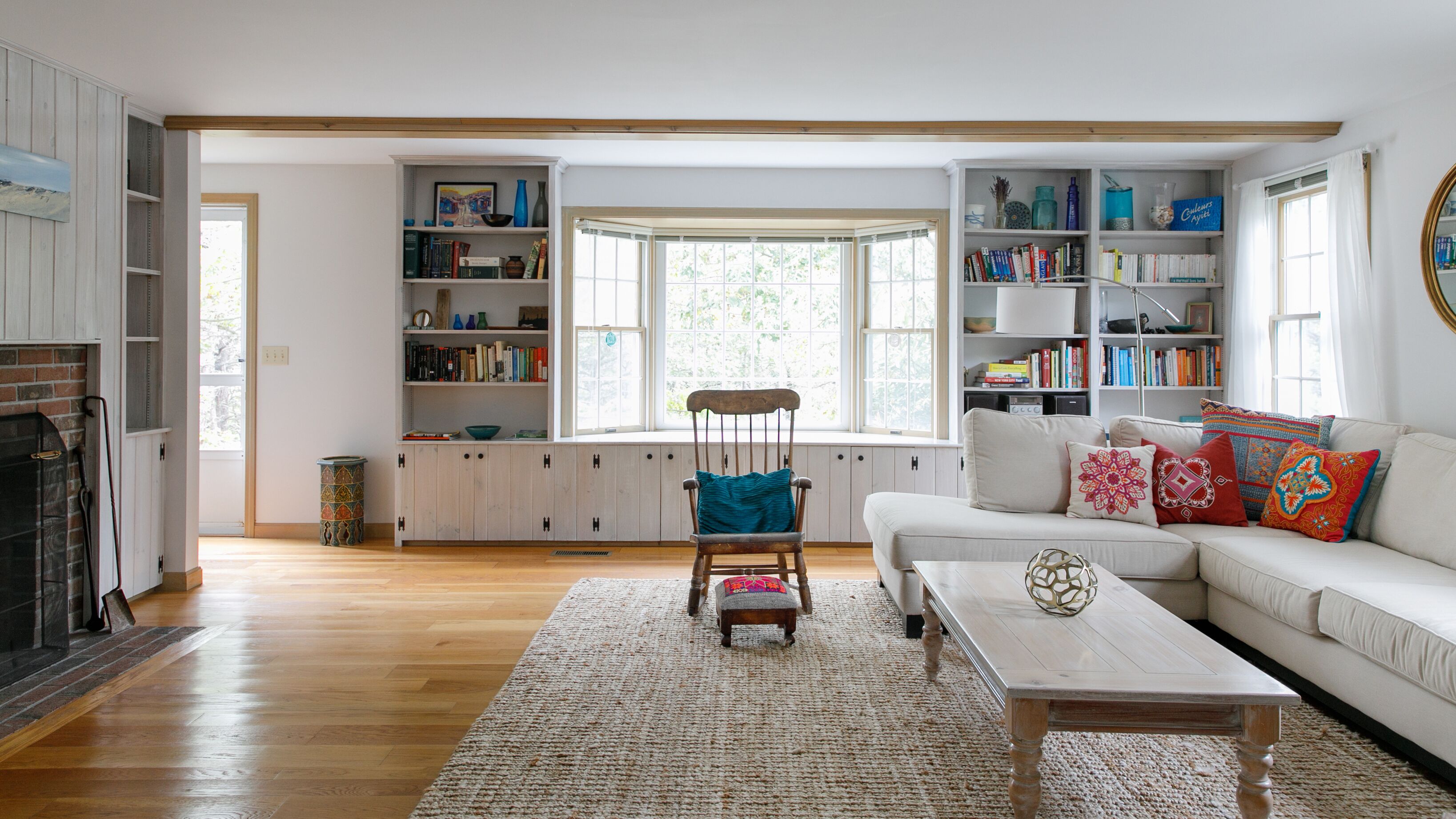 Beautiful 3-bedroom Cape house, short walk to private bayside beach