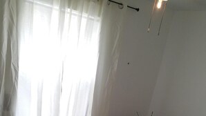 2 dormitorios, tabla de planchar con plancha, wifi y ropa de cama