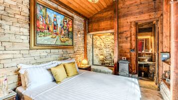 12 bedrooms, in-room safe, iron/ironing board, free WiFi
