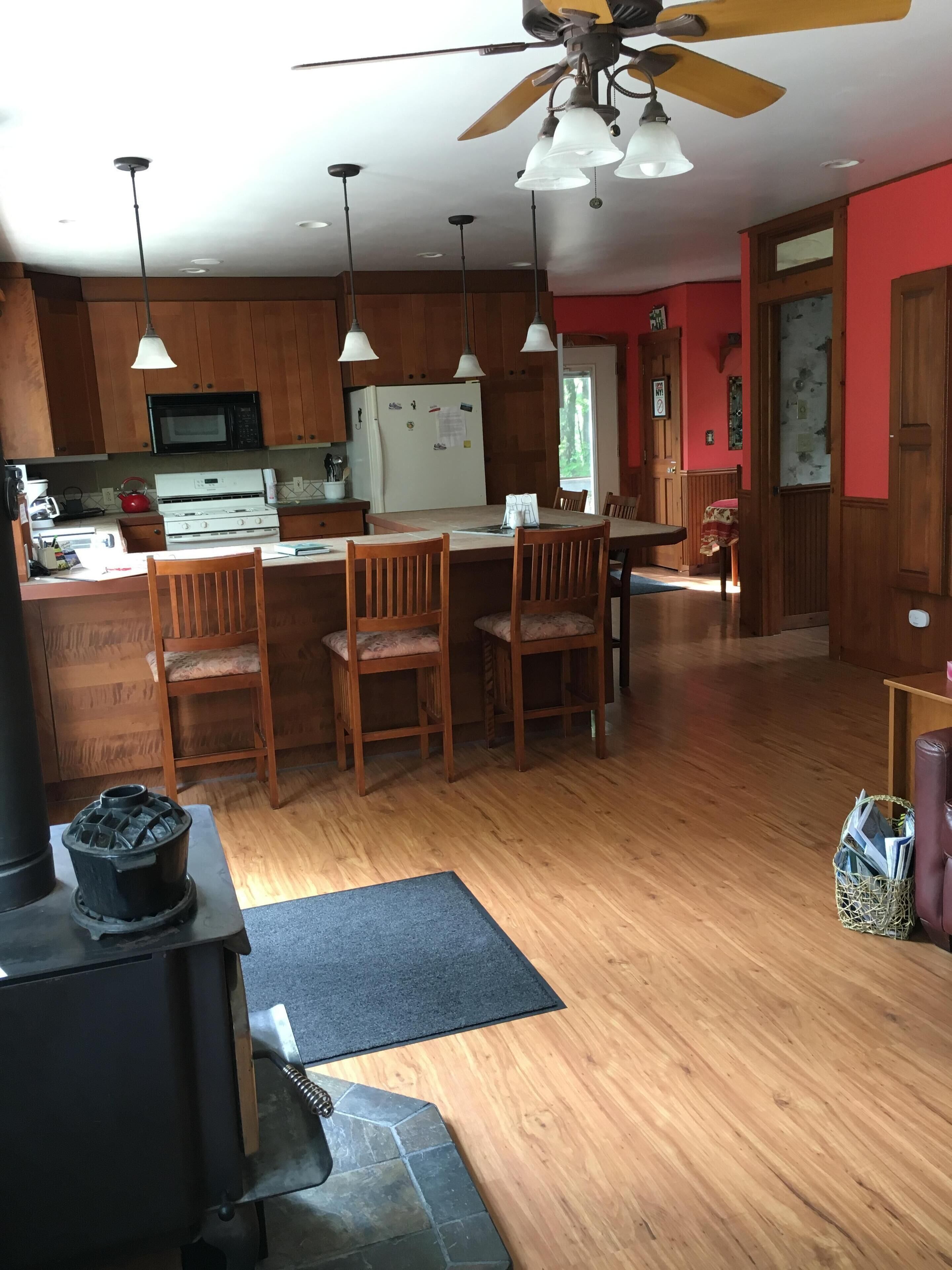 Adirondack Star Ridge  Cottage - A ‘Peace’ of Heaven on 30 private acres