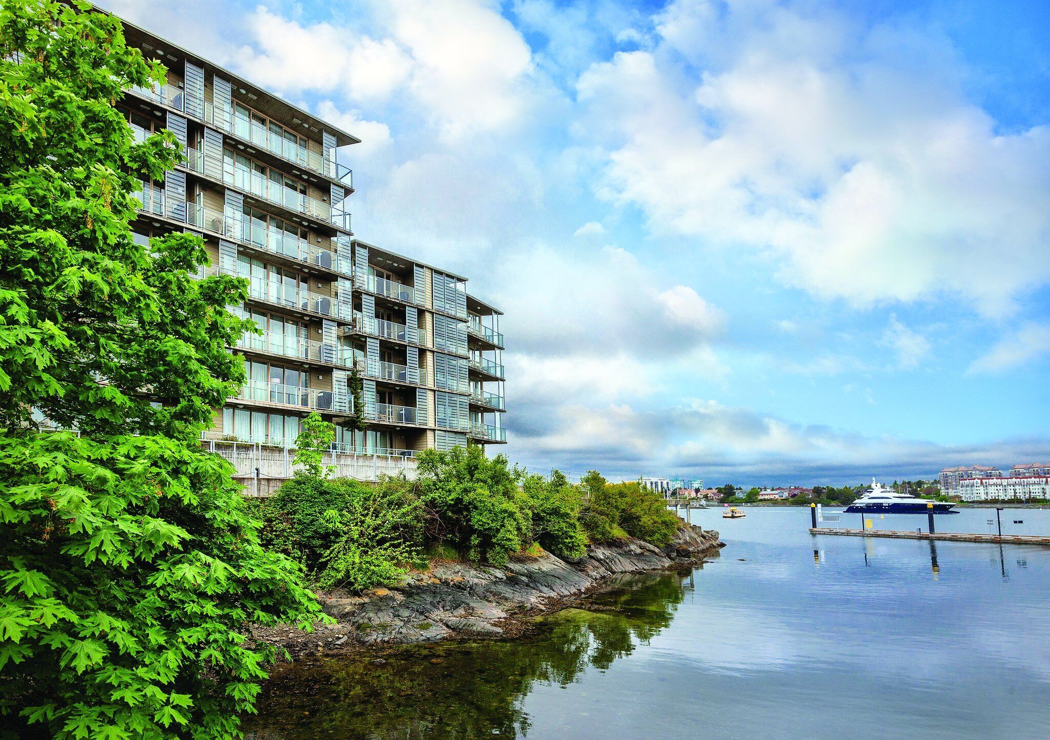 Beautiful resort in the heart of it all!