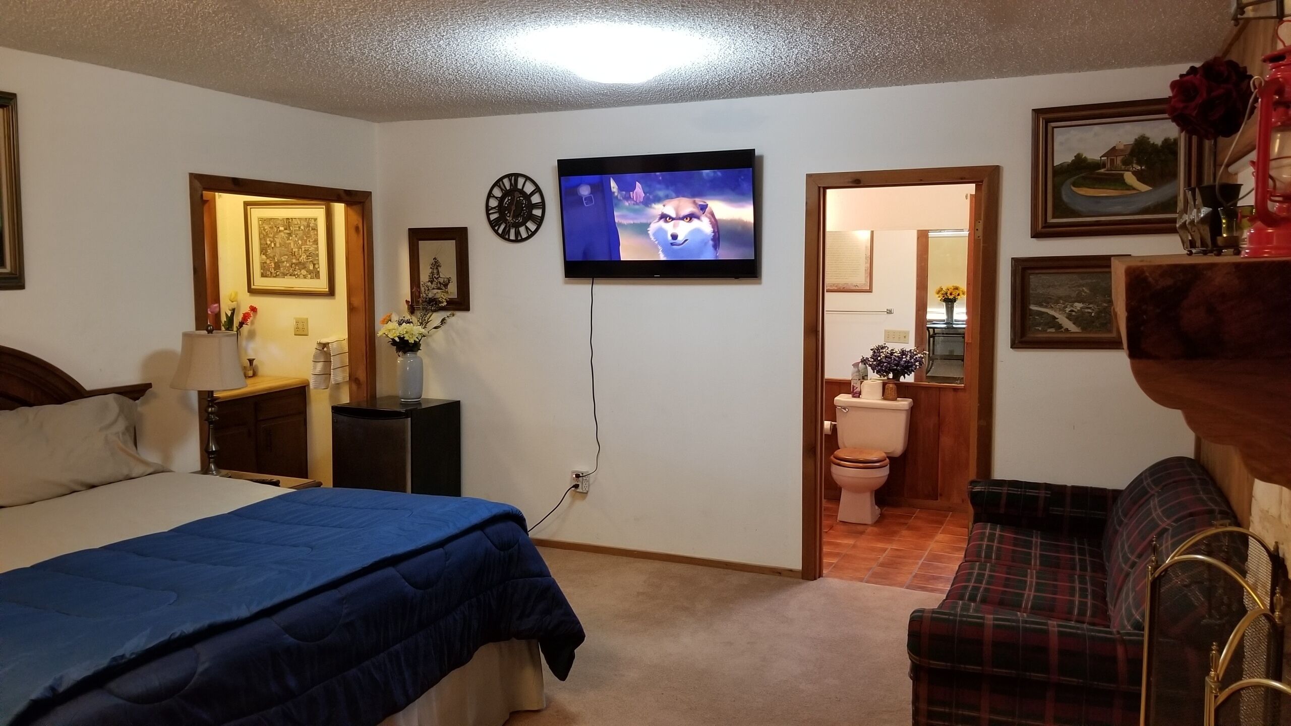 Little House in the HIlls - Privacy and Convenience