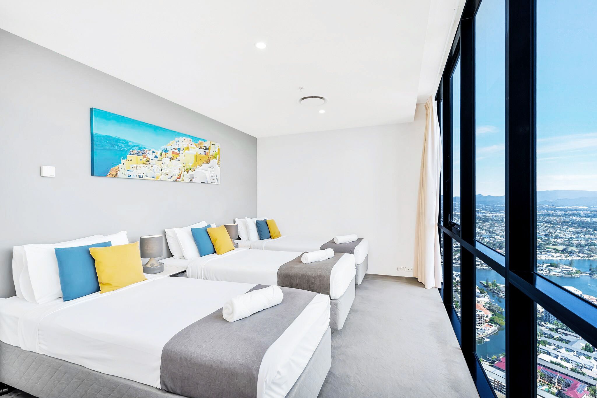 Circle on Cavill– 5 Bed Family Sub Penthouse Ocean — image 19