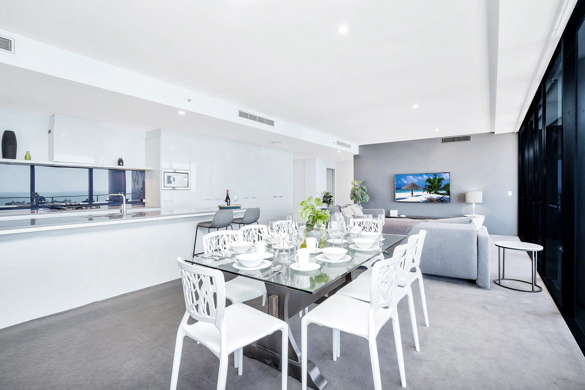 Circle on Cavill– 5 Bed Family Sub Penthouse Ocean — image 17